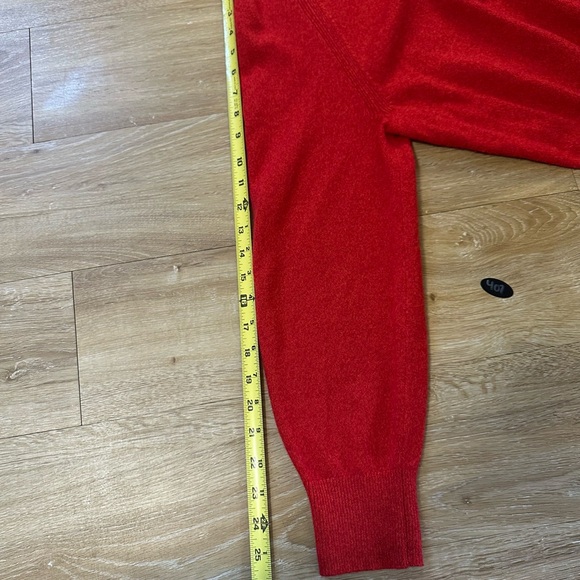 Everlane Red 100% Cashmere Sweater Classic Crew Slim Fit Size Medium M collard - Picture 7 of 8